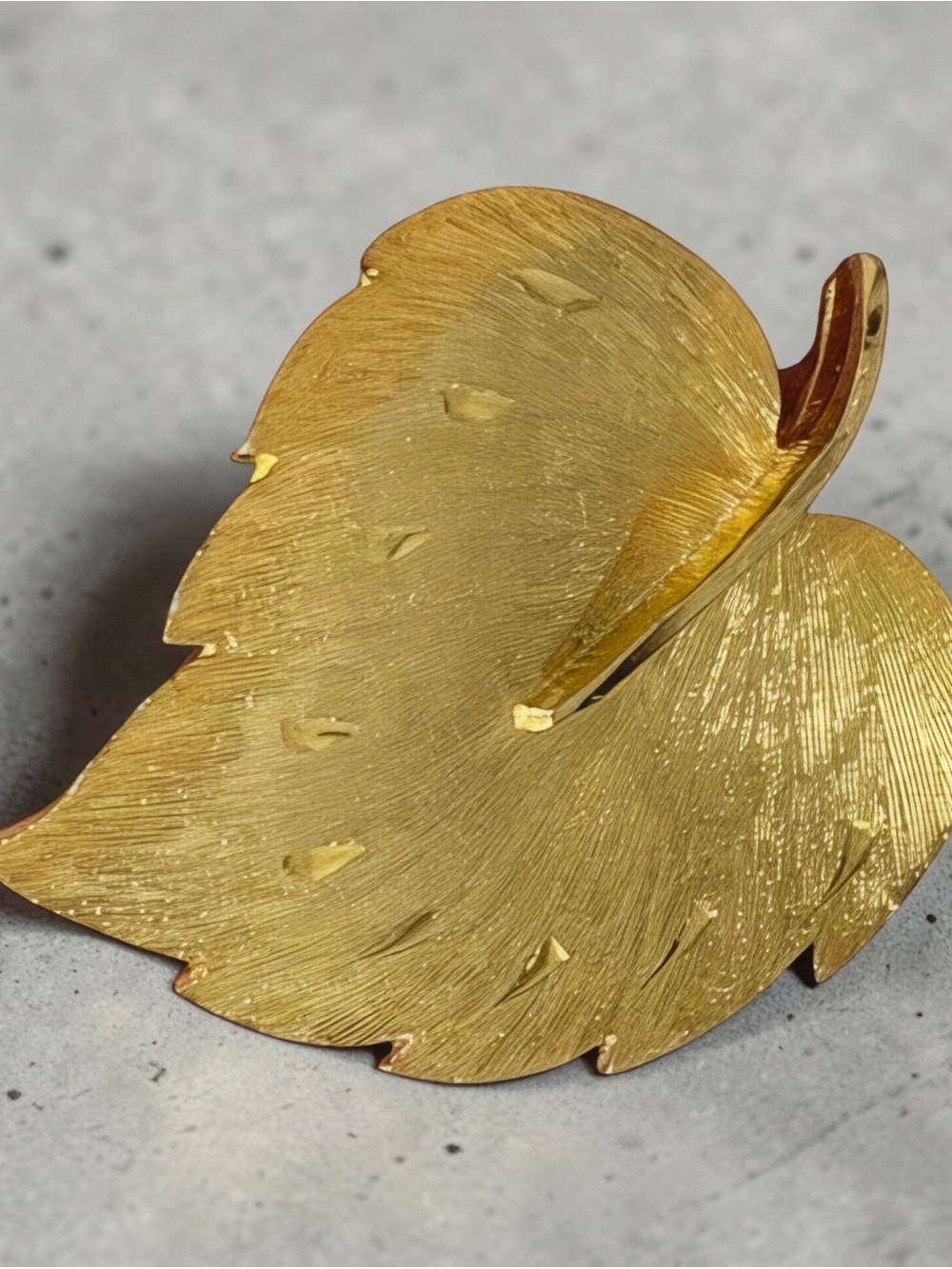 Vintage Louis Giusti Signed LG Gold Tone Textured Leaf Brooch Pin Mid Century